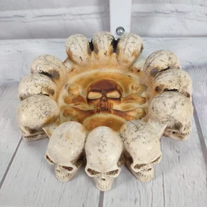 Vintage Skull Ashtray Resin Skulls Circle Halloween Goth - Imagen 1 de 4