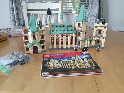 LEGO Harry Potter: Hogwarts Castle (4842) - Image 1 of 2