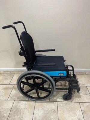 Silla de ruedas manual ultraligera Quickie 2 Foto 1 de 4