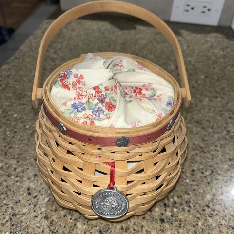 Longaberger 2004 Sweetheart Basket Pasadena Tournament of Roses EUC Cover