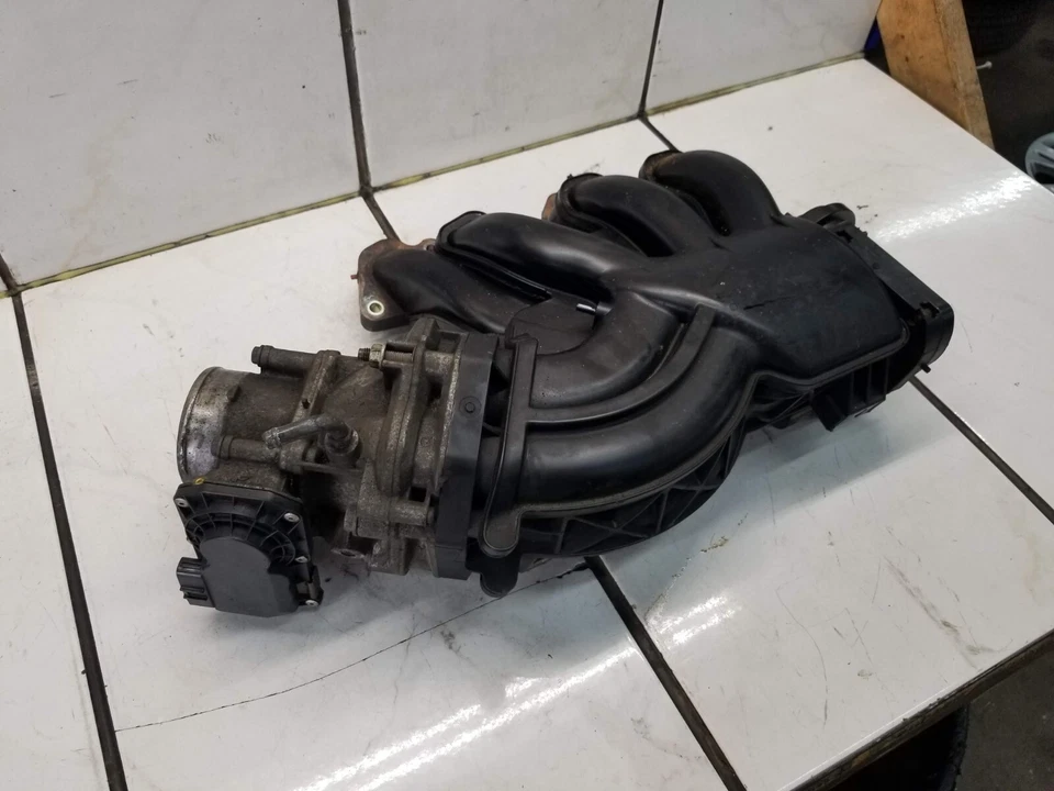 2006 LEXUS ES330 INTAKE MANIFOLD W/ THROTTLE BODY - Image 1 of 4
