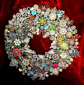 LARGE VINTAGE 1960'S RHINESTONE CHRISTMAS WALL WREATH - UNITED STATES - Picture 1 of 6