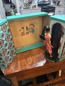 Cher Puppe Ankleidezimmer Spielset Koffer mit etwas Zubehör Vintage 1976 Mego - Bild 1 von 24