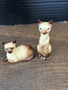 Vintage Hagen Renaker Style Porcelain Siamese Cats Set Of 2 - Picture 1 of 5