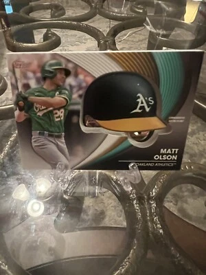 2022 Topps Series 2 - Batting Helmet Commemorative Relics #BH-MO Matt Olson - Image 1 of 4