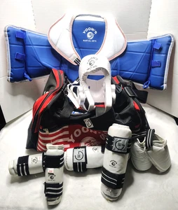 Sparring Gear Taekwondo Karate Martial Arts Helmet Chest Duffel Bag Youth XS - Picture 1 of 21