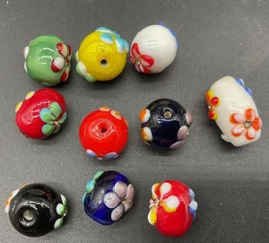 Lote de 10 cuentas de vidrio con flores mixtas para collar pulsera o pendientes - Imagen 1 de 4