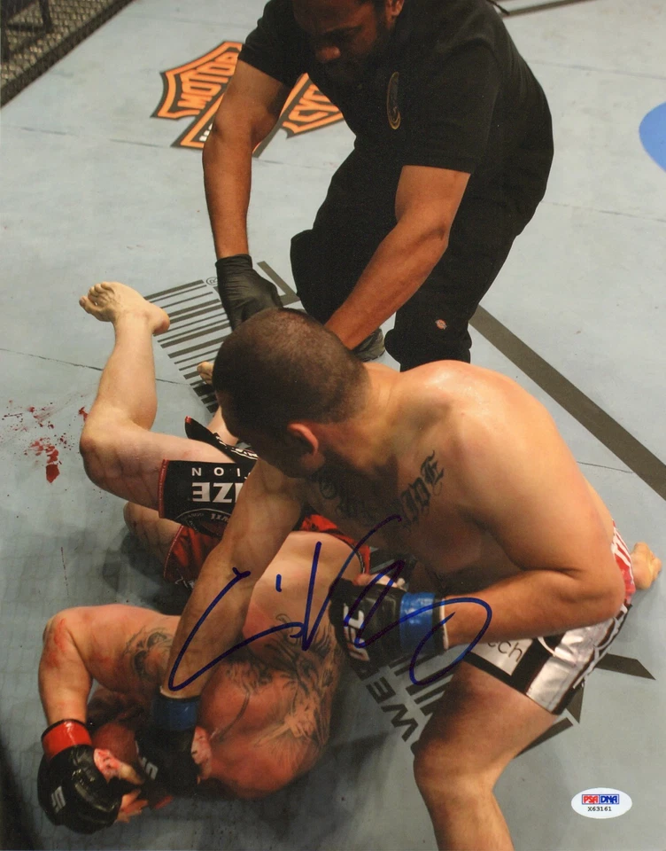 Cain Velasquez Signed UFC 11x14 Photo PSA/DNA COA Picture Autograph 121 155 104 - Image 1 of 4