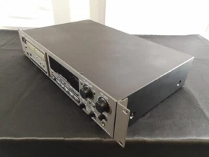 Sony CDR-W33 Professional Rack Mount CD Recorder Player Pro Audio Equipment - Picture 1 of 11