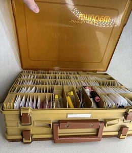 VTG Embroidery Cross Stitch Thread Case  Double Sided Extensive Collection - Picture 1 of 10