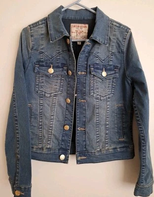 Precio de venta sugerido por el fabricante $159 Chaqueta de mezclilla True Religion talla mediana azul "Jesse" elástica nueva con etiquetas  Foto 1 de 4