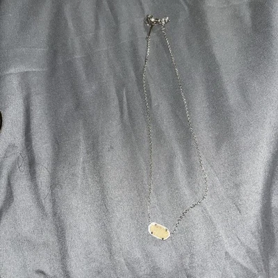 Kendra Scott Elisa 短吊坠项链银色象牙珍珠母石。 — 第 1/2 张图片