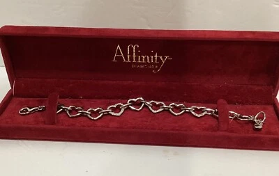 Браслет с застежкой-лобстером Affinity Diamond Heart Link серебро 925 пробы паве 0,12 карата - Изображение 1 из 4