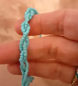 Pulsera boho de 7" con cuentas de semillas trenzadas verde azulado artesanal - Imagen 1 de 2