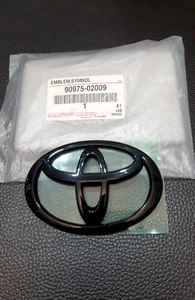 TOYOTA 10cm X 7cm BLACK GLOSSY COLOR LOGO EMBLEM BADGE FOR REAR TOYOTA - Picture 1 of 7