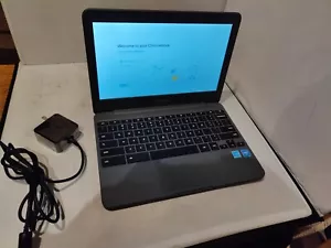 Samsung Chromebook 3 4 GB Ram 16 GB SSD 11,6 pollici computer portatile - grigio - XE500C13-K02US - Foto 1 di 10