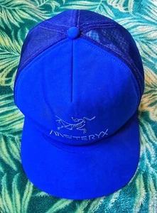Arc’Teryx Hat Logo Trucker Vitality Blue One Size Adjustable (Wrinkled Front) - Picture 1 of 4