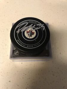 Patrick Laine Signed Winnipeg Jets Official  game Puck JSA Authenticated