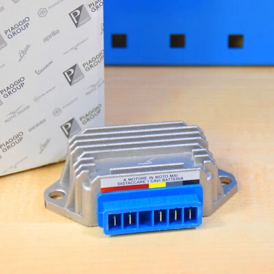 Regulador de tensión original Vespa rectificador ET2 ET4 LX S PK PX 50 80 125 - Imagen 1 de 3