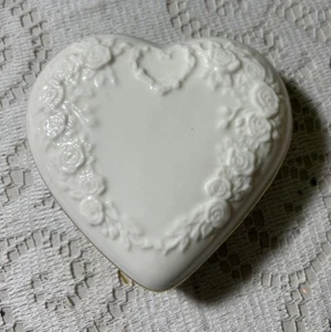 Papel Freelance fine bone china trinket dish 4 1/2" across - Picture 1 of 11