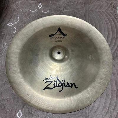 Zildjian Un platillo de China personalizado de 18 pulgadas con grietas Foto 1 de 4