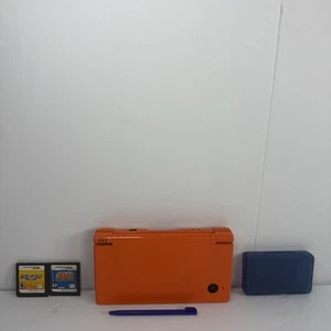 Nintendo DSi Orange TWL-001 mit Stylus Mario, Naruto, Hülle - getestet und funktionsfähig - Bild 1 von 13