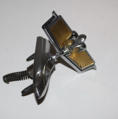 OEM 1987 88 89 1990 Chevrolet Chevy Caprice hood header panel ornament 10056313 - Image 1 of 4