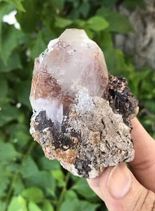 Natural rare quartz with crisscross sagenite rutile and siderite combination - Picture 1 of 8