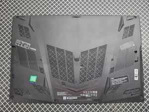 MSI WE63 8SJ-235US Mobile Workstation Portatile Custodia inferiore Grado "A" - Foto 1 di 4
