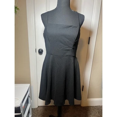 B. Smart Black Sleeveless Fit and Flare Party Cocktail Dress - Size 13 - Image 1 of 4