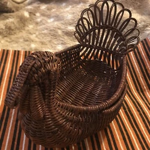 Vintage Wicker Turkey Basket Farmhouse / Thanksgivings Centerpiece Decor - Picture 1 of 6