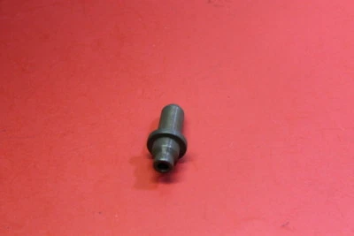 PIEZA GUÍA VÁLVULA HONDA CB650 NUEVA DE STOCK # 12021-426-010 Foto 1 de 3