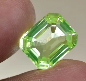 7.90 Ct Natural Green Peridot Emerald Shape VVS Pak Gemstone AGL Certified - Picture 1 of 6