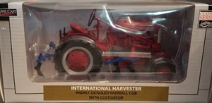 Cultivador montado Farmall Cub 1/16 con modelo 144, alto detalle - SpecCast - Imagen 1 de 4