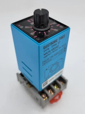 Temporizador electrónico Cutler-Martillo TRN 1P 10A 120VAC 0-5 min con base de enchufe D3PA2 Foto 1 de 4