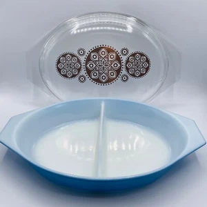 Pyrex Vintage 60s Royal Blue Divided Casserole Gold Medallion Lid 1.5 Quart USA - Picture 1 of 16