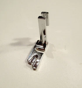 HIGH SHANK ROLLED HEM/ NARROW HEMMING Foot 1/8"  BROTHER & KENMORE listed models - Picture 1 of 4