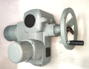 AUMA SA 10.1-F10 ATTUATORE ROTATIVO + VD00 71-2/35 IP68 0,37KW 50 HZ - Usato - Foto 1 di 17