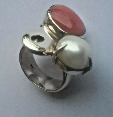 ANELLO IN CORALLO TAGLIO OVALE E PERLA TAGLIO OVALE IN ARGENTO 925 - Immagine 1 di 4