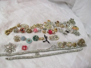 Vintage 1 pound bag of broken jewelry #2 - Picture 1 of 6
