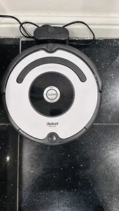 iRobot i675 - Picture 1 of 2