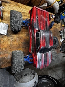 Traxxas EMaxx Heavily Upgraded - Picture 1 of 11