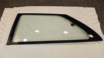 89 90 91 92 93 94 GEO METRO HATCHBACK 2 PUERTAS TRASERO IZQUIERDO QTR CRISTAL VENTANA Y PESTILLO Foto 1 de 4