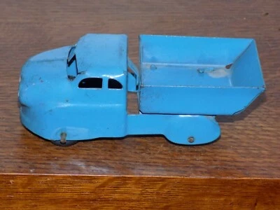 Camión de volteo de acero prensado Wyandotte azul vintage de juguete Foto 1 de 4