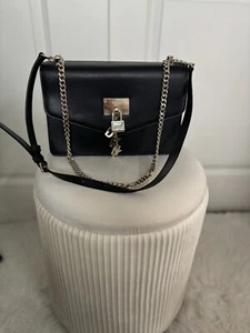 New DKNY New York Elissa Handbag Leather Black Logo Charm Purse Gold Chain Strap - Picture 1 of 7