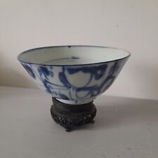 ANTIQUE CHINESE BLUE AND WHITE HAND PAINTED BOWL.