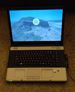 Advent 7204 17'' Widescreen Laptop Windows 10 DVD SSD Office Good Battery Cheap
