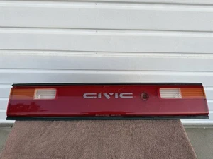 1990 - 1991 Honda Civic Sedan Rear Center Tail Light Panel Garnish Assembly OEM - Picture 1 of 8