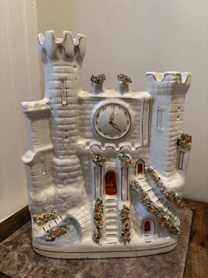 Antigua Estatuilla Staffordshire Castillo Torre Reloj, Jarrón Derrame, Soporte Reloj Foto 1 de 4