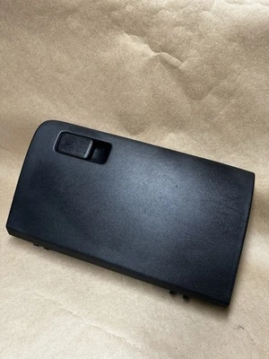 KIA Forte 2019-2021 tablero guantera compartimento caja negro OEM 84510-M7000WK Foto 1 de 4